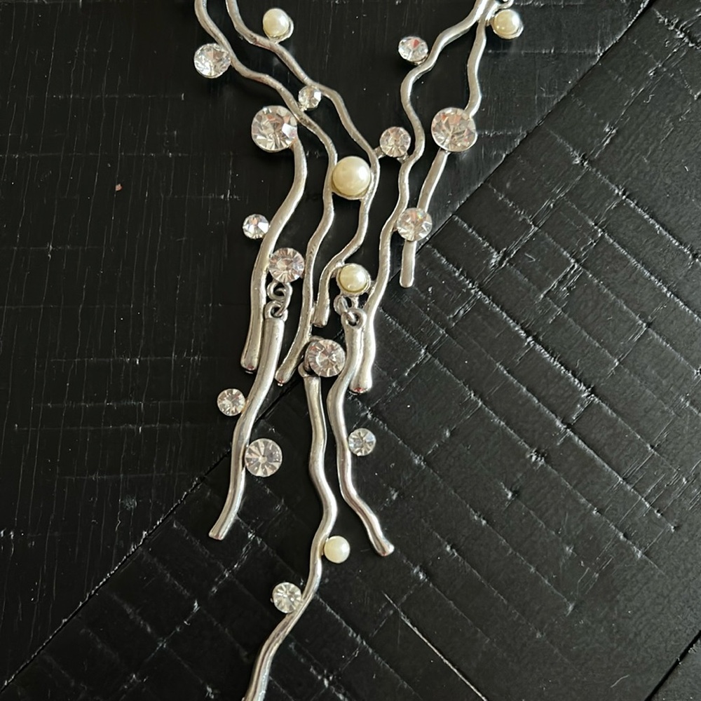 Elegant Silver color Necklace with Pearl Accents